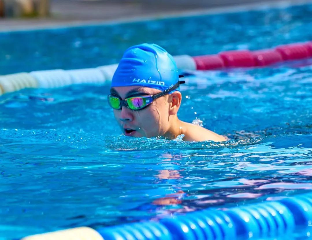 “泳”往直前——2022年“金沙体育杯”游泳比赛活动圆满成功