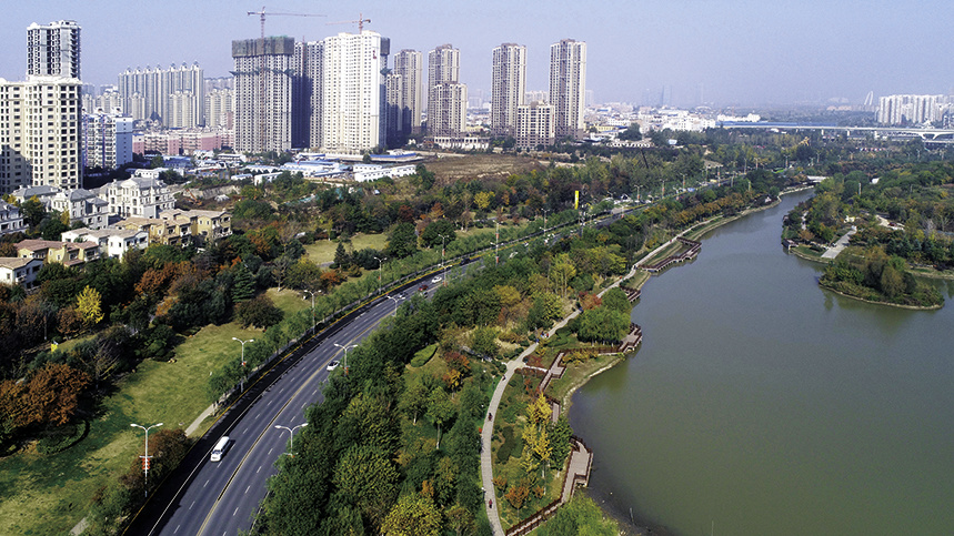 西安市浐灞生态区浐河河堤路