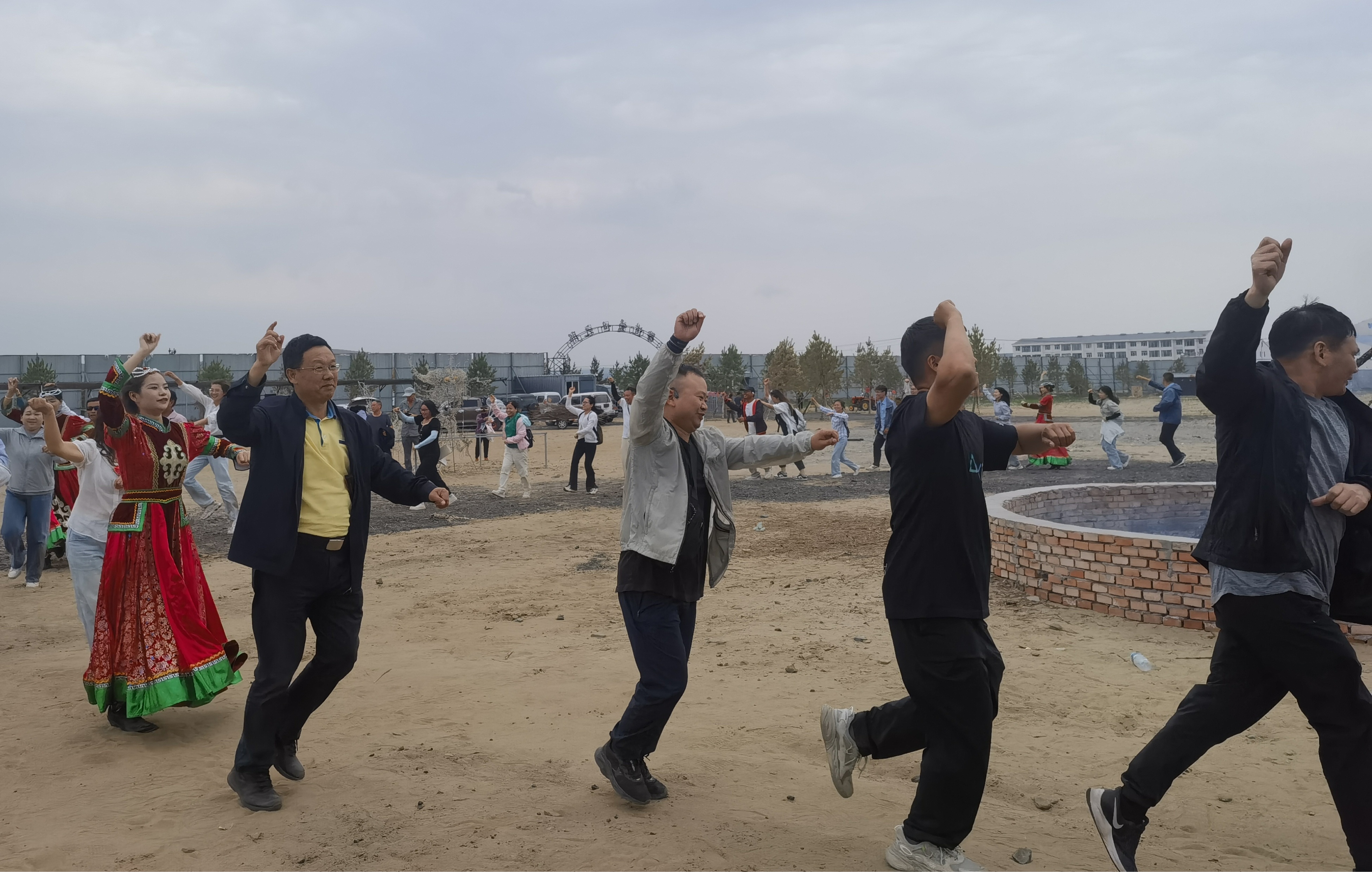 热情的篝火晚会-2023年