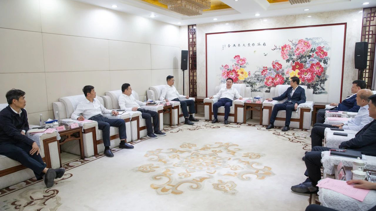 靠谱电子游艺排名控股集团与西安市雁塔区座谈交流 深化战略合作