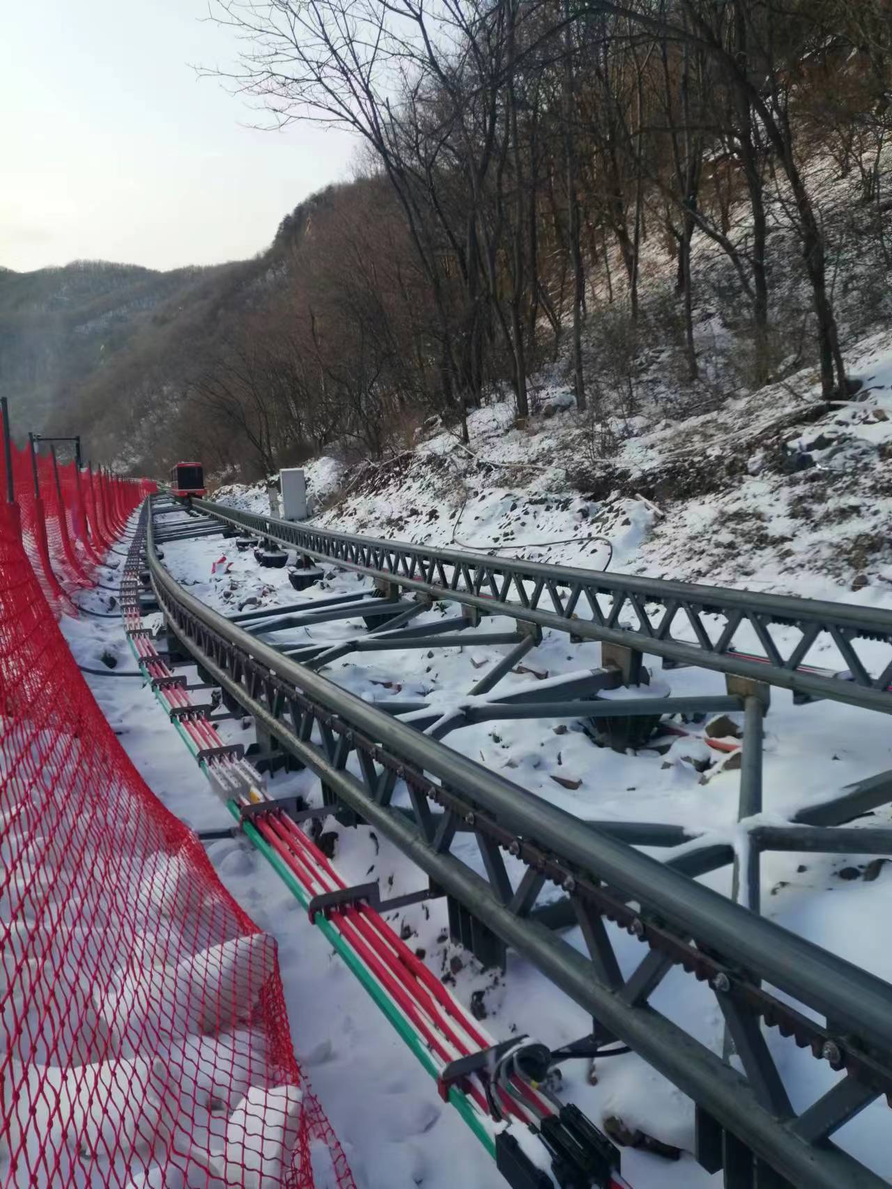 滦平县山地齿轮车轨道制造和安装项目