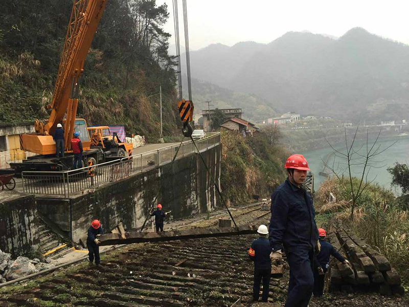 柘溪水力发电厂过坝滑道轨道系统改造工程