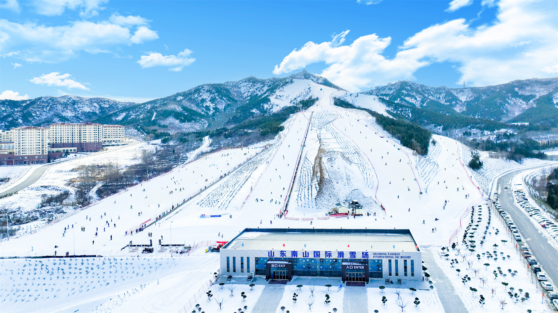 正式官宣！这场跨年狂欢盛宴，在山东尊龙凯时 - 人生就是搏国际滑雪场举办！