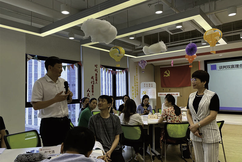 强化人才培养