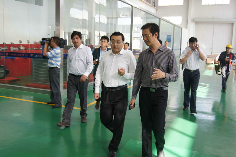 简讯：启东市委书记费高云同志带队莅临江苏神通考察