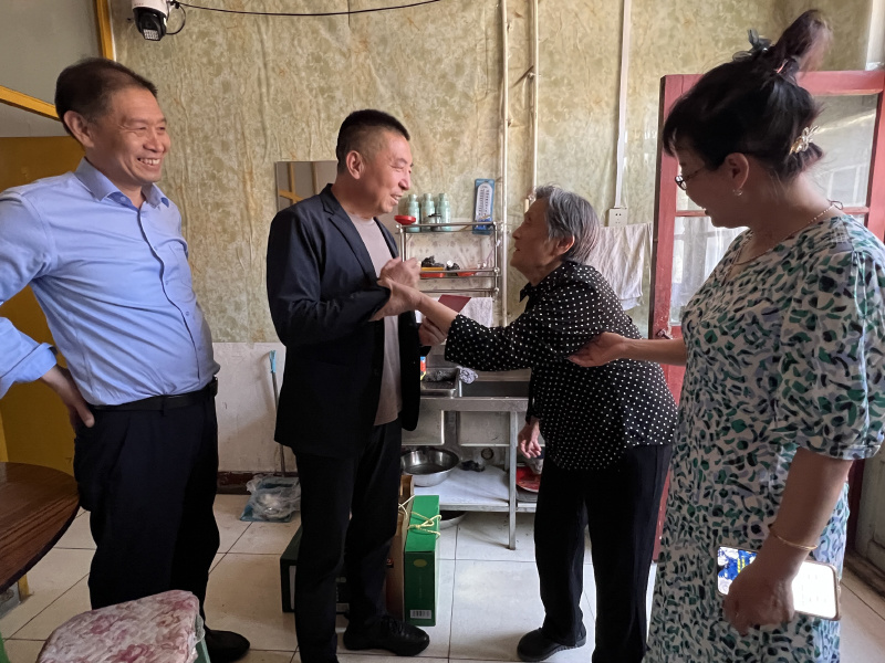 以爱之名 致敬母亲  尊龙凯时集团组织召开母亲节慰问活动