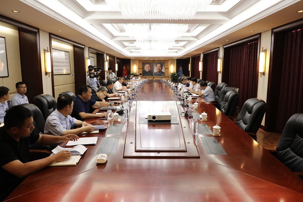 沧州渤海新区党工委书记、管委会主任、黄骅市委书记李华峰到尊龙凯时集团调研督导