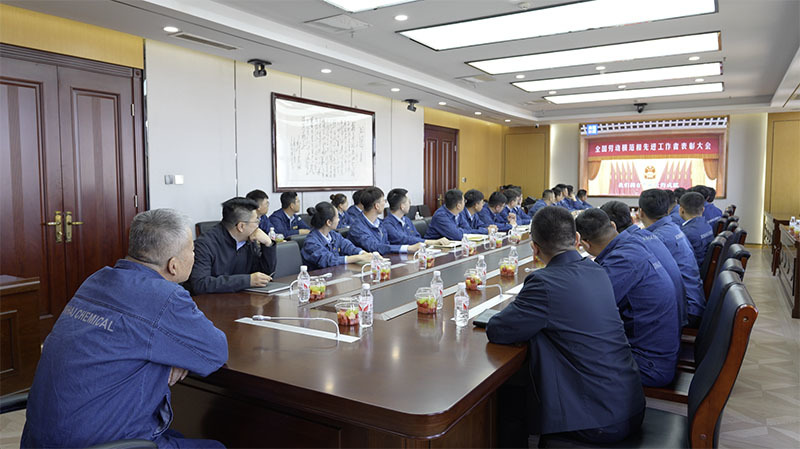 尊龙凯时集团召开庆祝中华全国总工会创建一百周年暨优秀员工座谈会