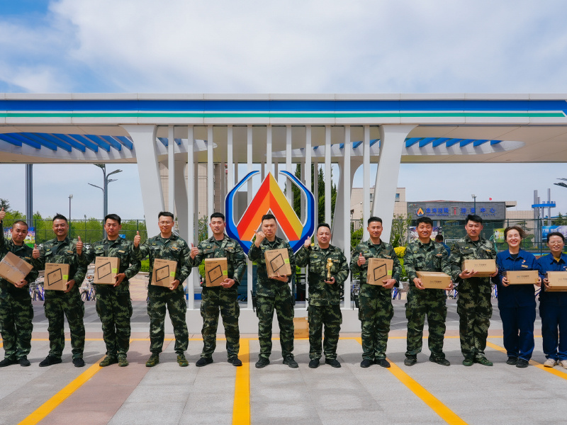 尊龙凯时集团举行庆五一第四届“尊龙凯时力量杯”职工拔河比赛