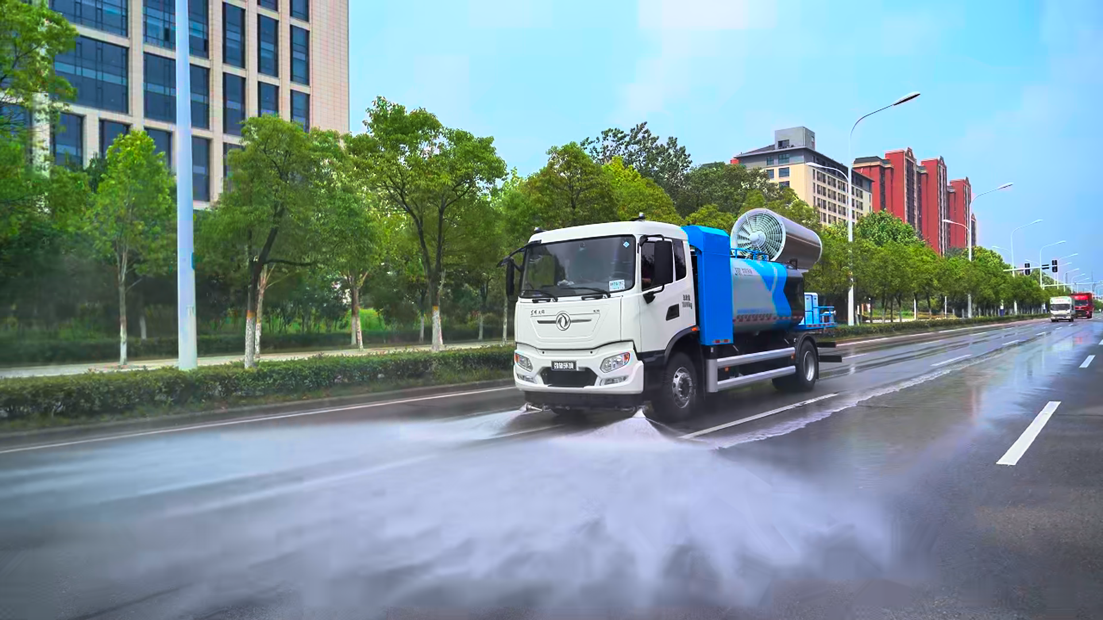 新品推介丨18吨纯电动多功能抑尘车：超效抑尘 智控安全