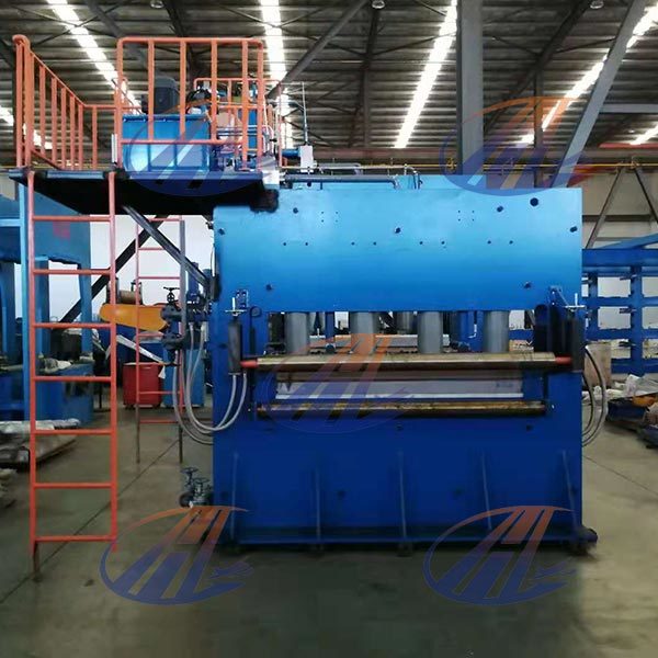 Top-mounted conveyor belt double-layer vulcanization production line host