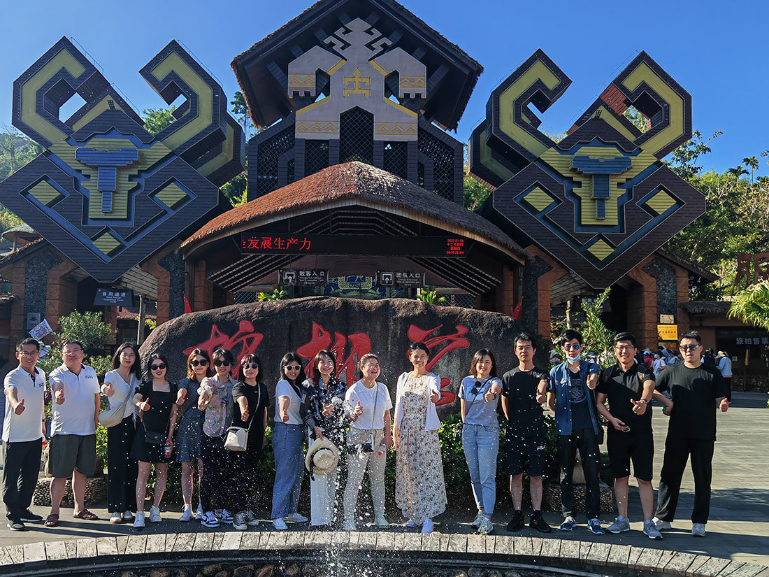 Through Thick and Thin, We Pursue Our Dreams -BEYOND’s team-building in Sanya