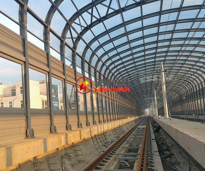 郑州市南站城郊铁路声屏障