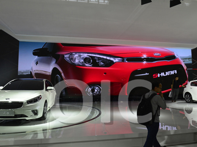 北京汽車站P4 戶內(nèi)全彩表貼顯示屏