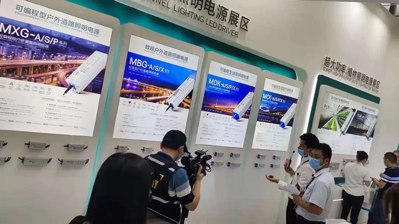 探展直播