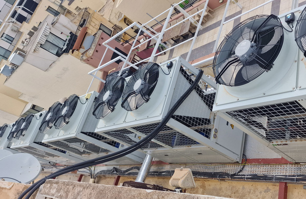 Air Cooling Modular Heat Pump Units And Fan Coils For Malta Hotel