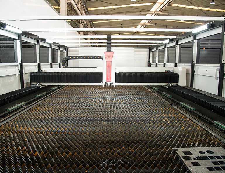 Laser drilling size and precision control of metal laser cutting machine