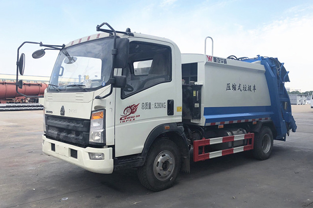 HOWO 4X2 garbage compactor  Truck