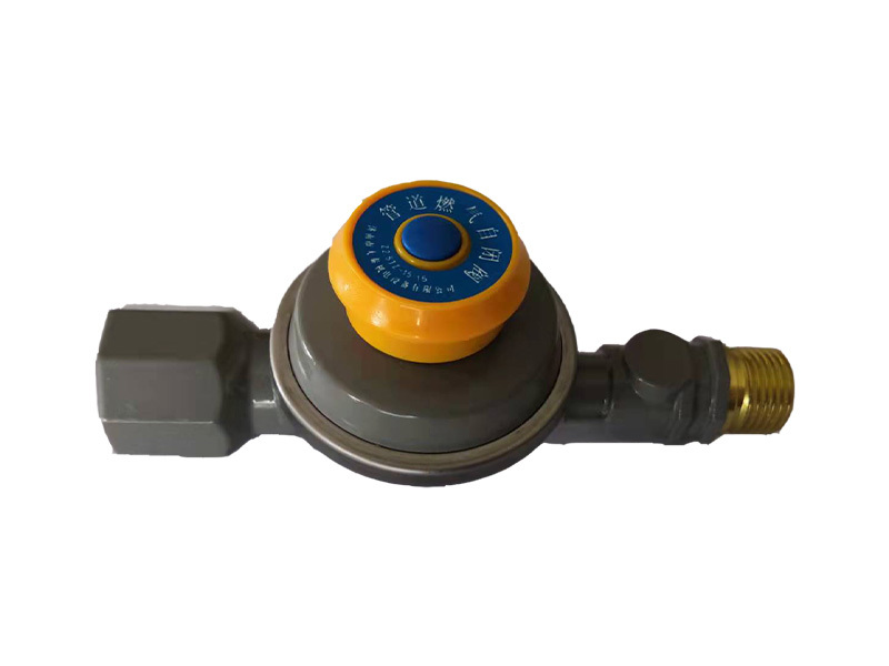 Gas pipeline safety self-closing valve