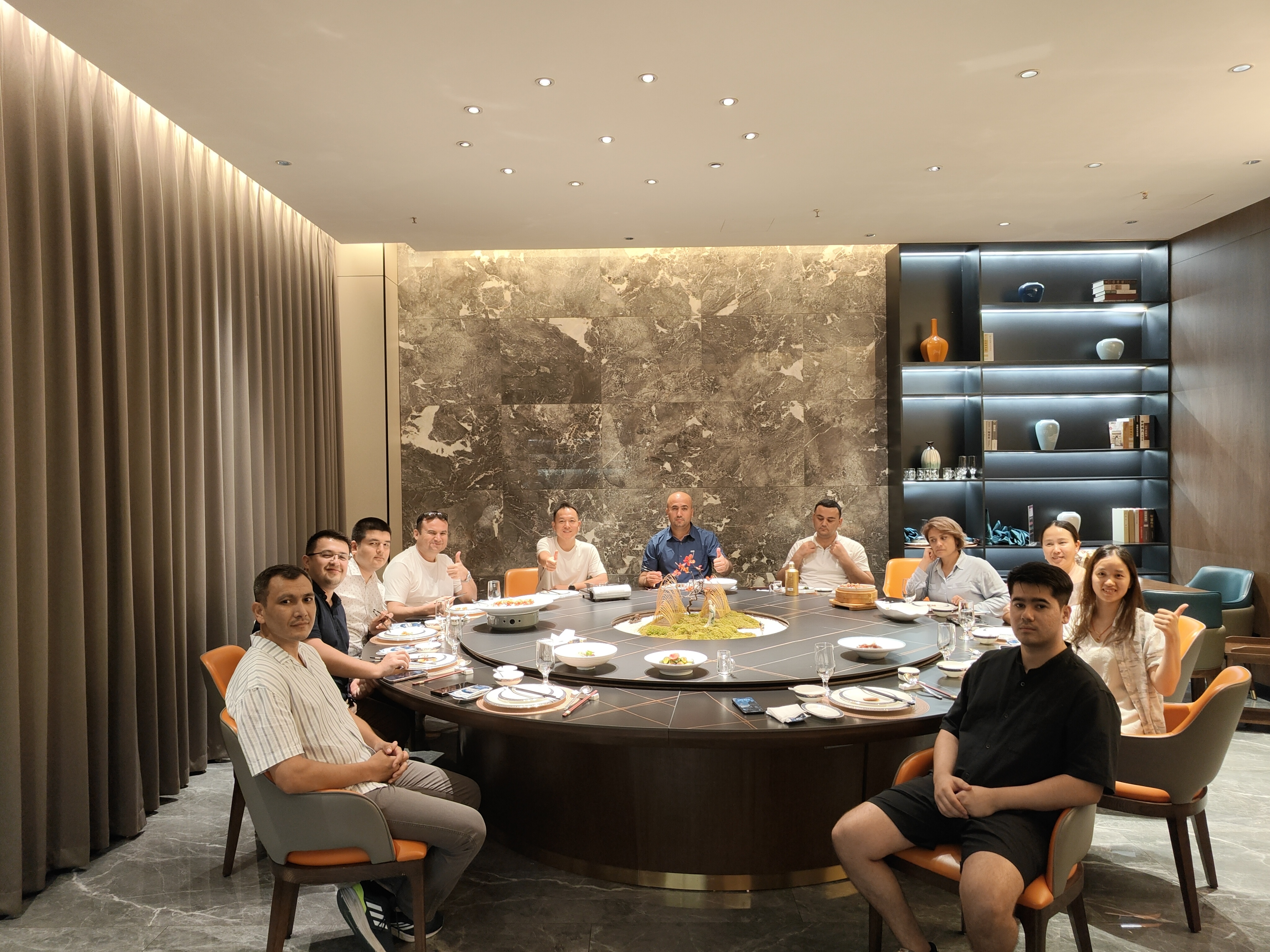 Customers visit MT Medical: Exchange on hospital construction and bed equipment