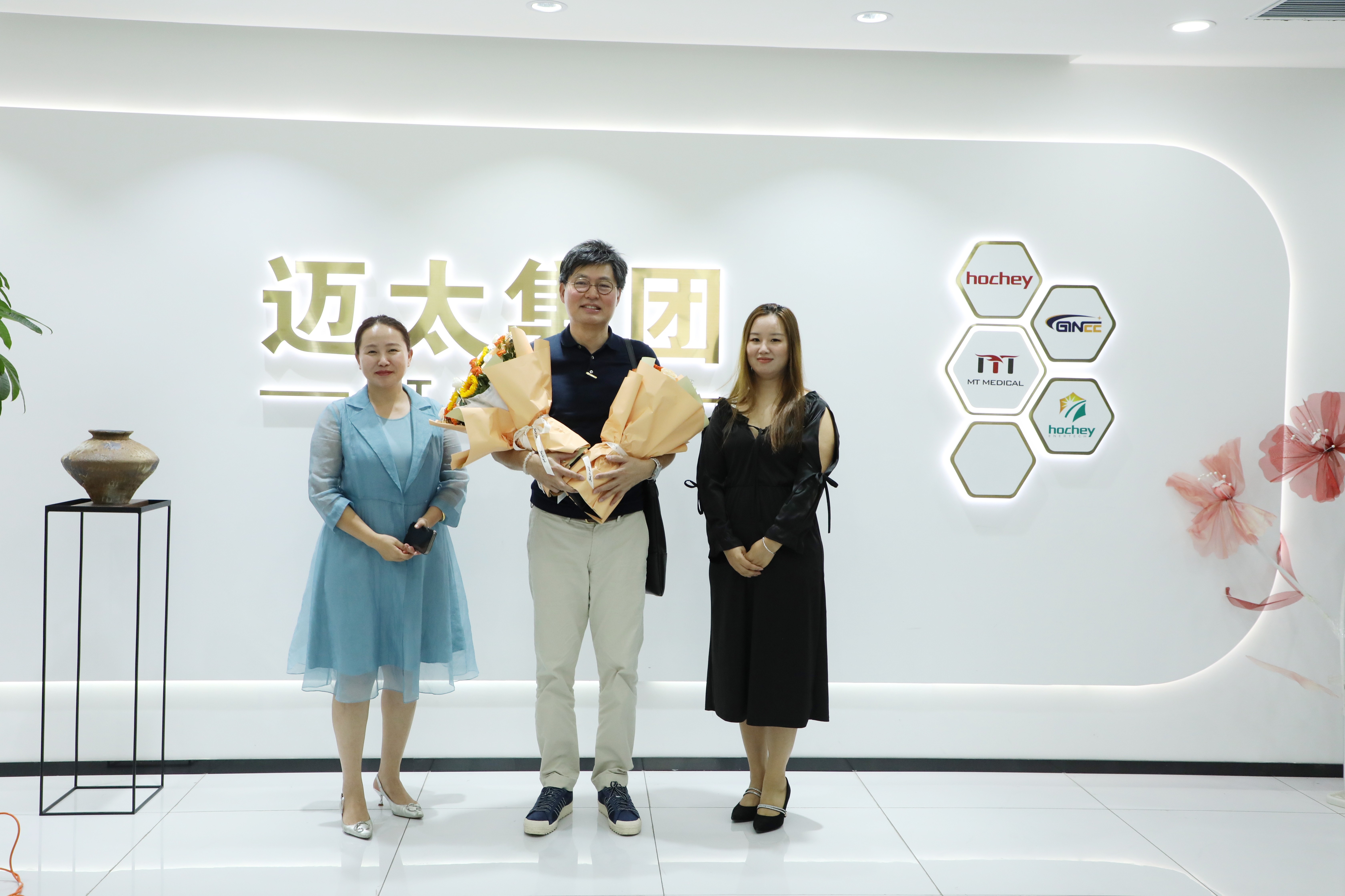 Warm Welcome to Thai Clients for On-site Visit and Strategic Discussion