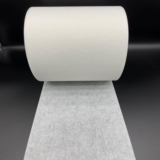Flame retardant nonwoven for Filtration material