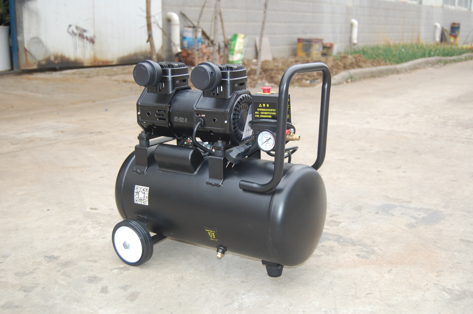 What are the benefits of choosing a customized silent air compressor on sales