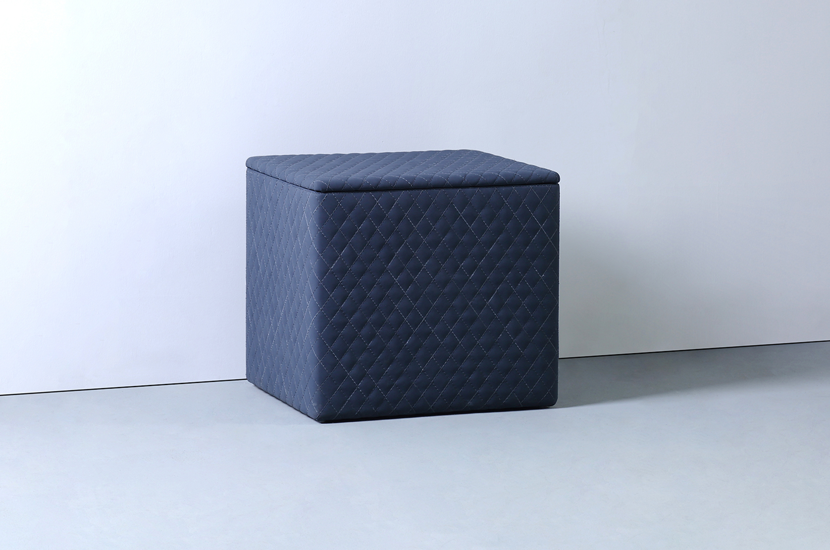 Miss Coco standard bed stool
