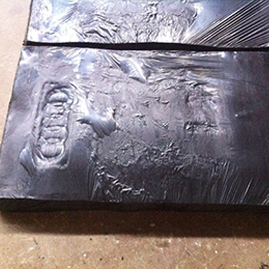 Environmental friendly odorless reclaimed rubber