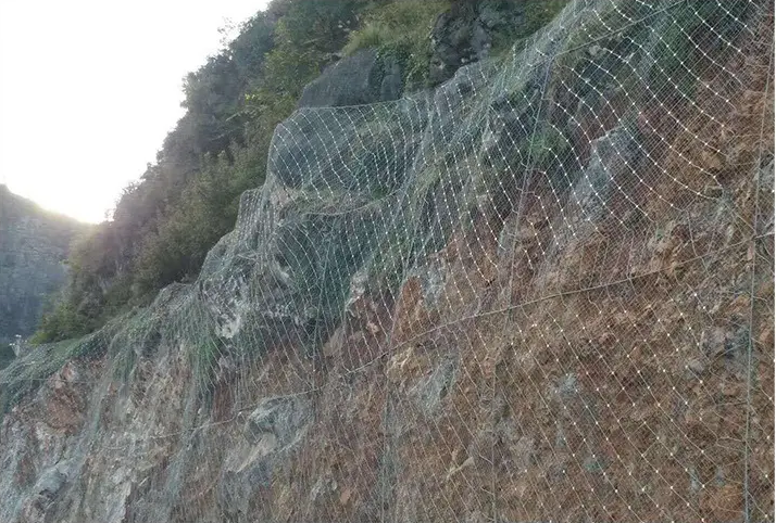 山體防護網