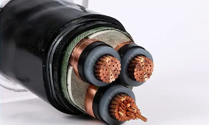 控制电缆安装前应具备以下条件？