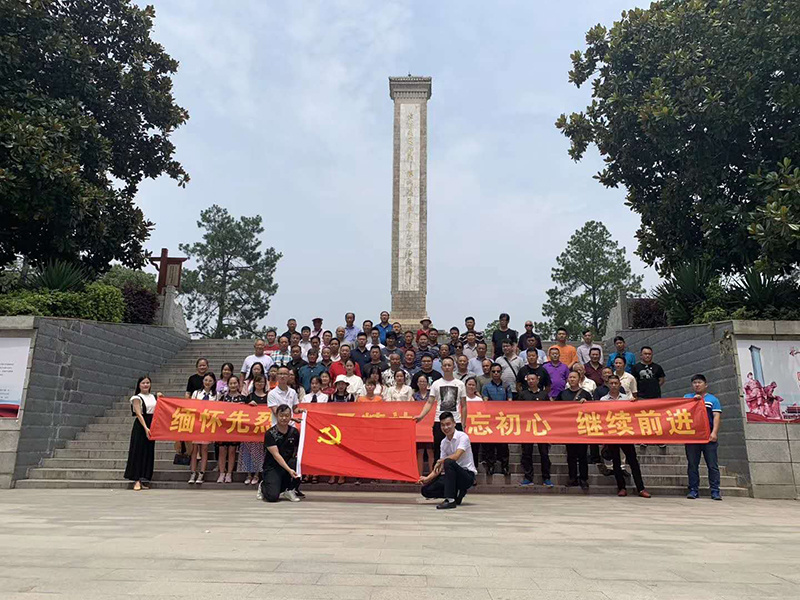 纪念建党98周年参观麻城烈士陵园缅怀先烈