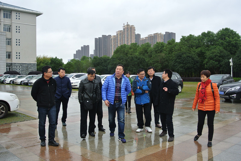 桂林市雁山区政协考察组来大花岭集团高校产业区考察