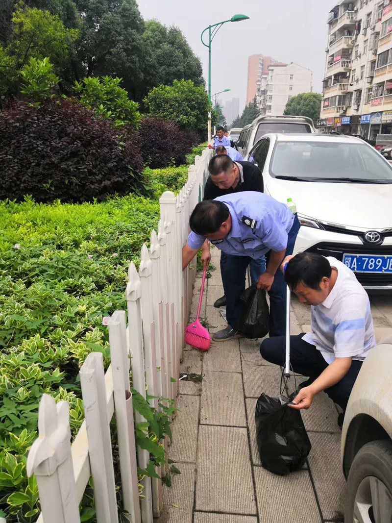  清洁村湾迎军运