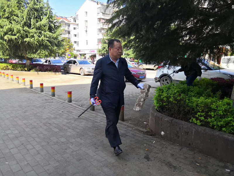  清洁村湾迎军运