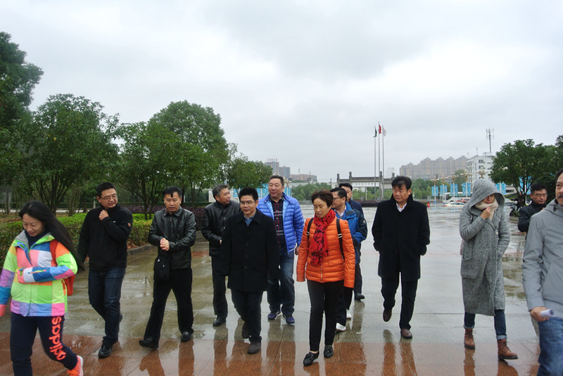 桂林市雁山区政协考察组来大花岭集团高校产业区考察