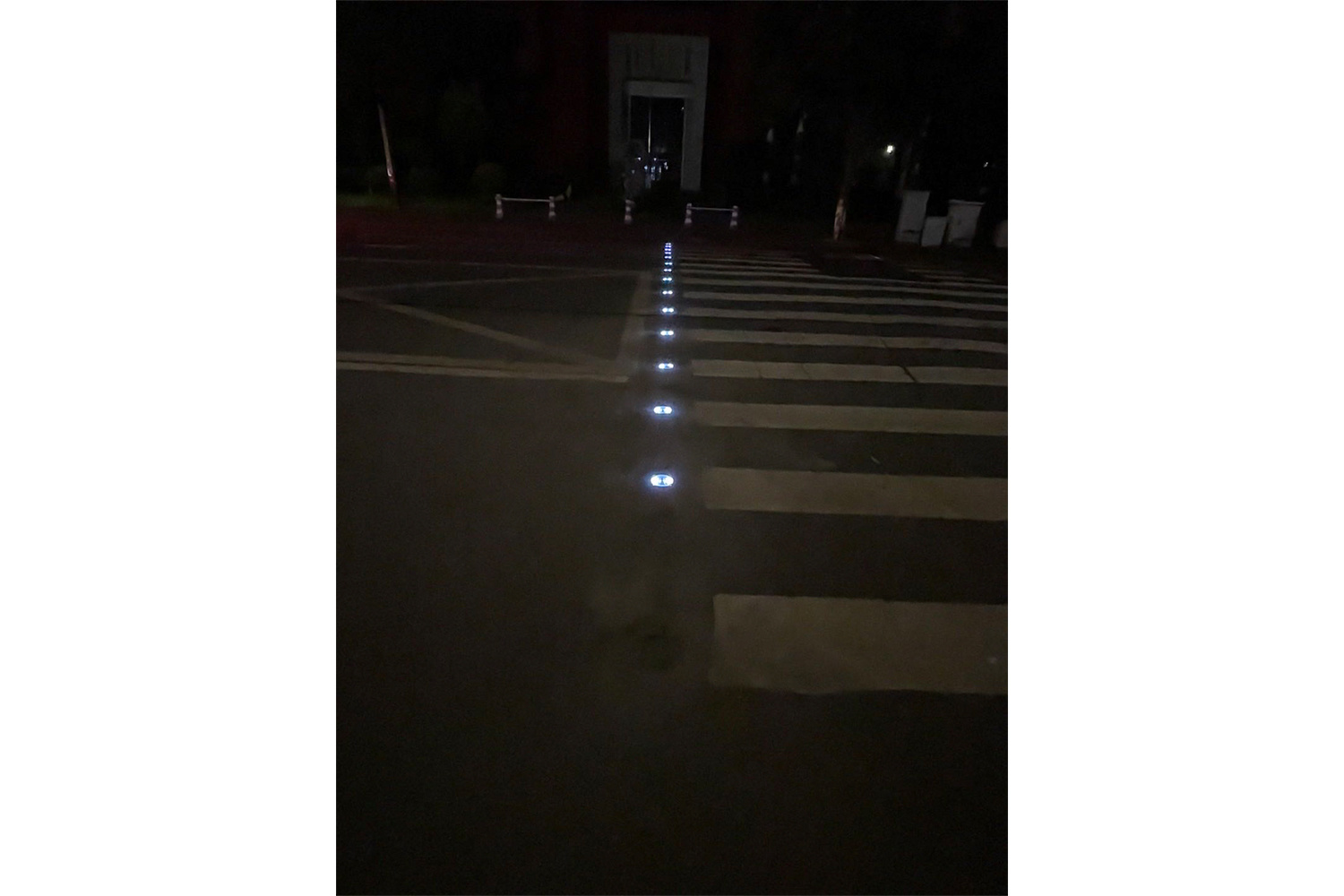 太阳能同步地埋道钉 太阳能同步地埋道钉