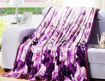 Rongyi mainly deals in polyester blankets and related products
