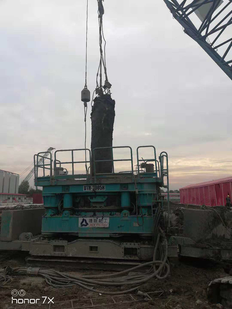 南京地鐵2號線鉆孔圍護樁拔除工程