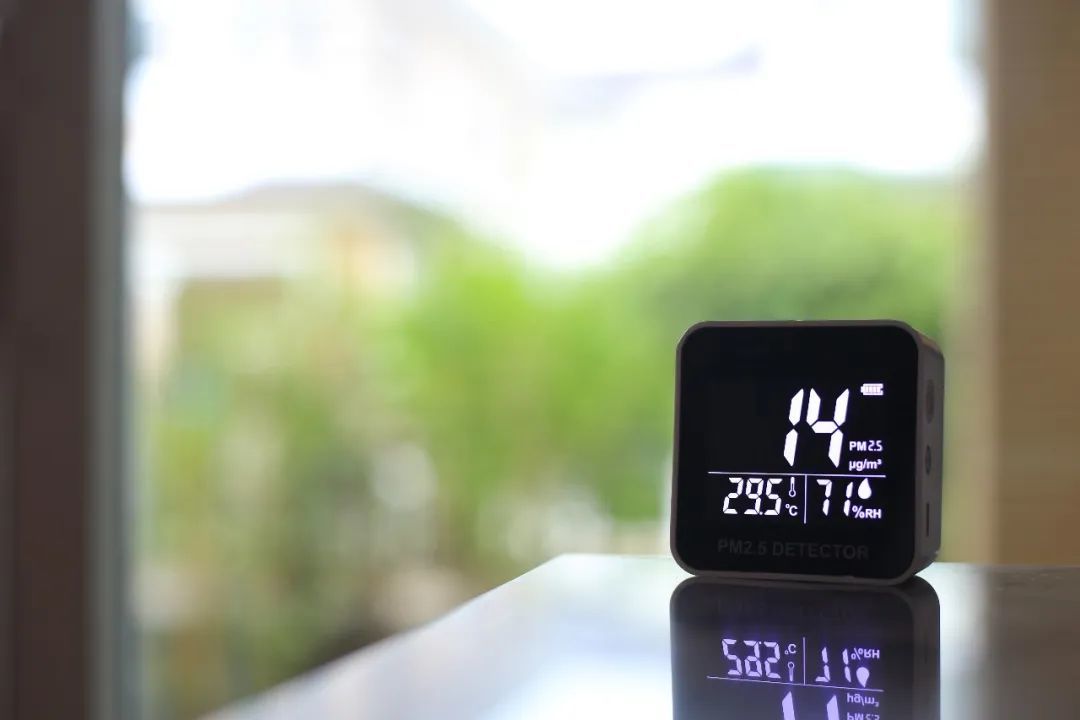 air quality meter