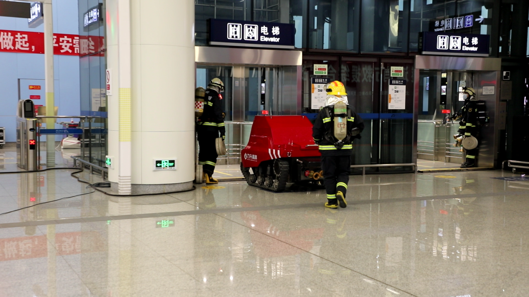 Comprehensive practical drill for fire and rescue in Beijing subway tunnel