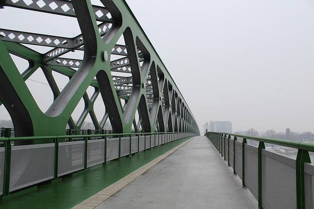 桥梁变形监测几种主要技术