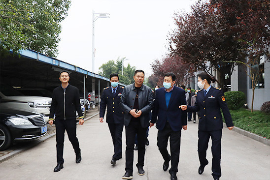 夷陵区食品医药包装产业质量提升项目现场经验交流会召开，宏晨公司代表示范企业作经验交流
