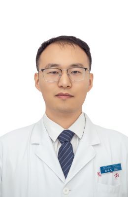 梁雄飛