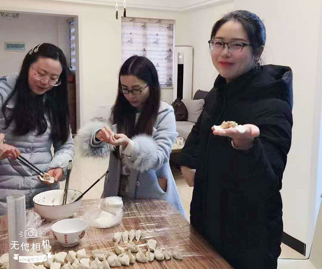 19年“三 八”妇女节 女员工包饺子活动