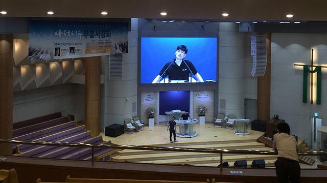 韩国教堂应用室内显示系统