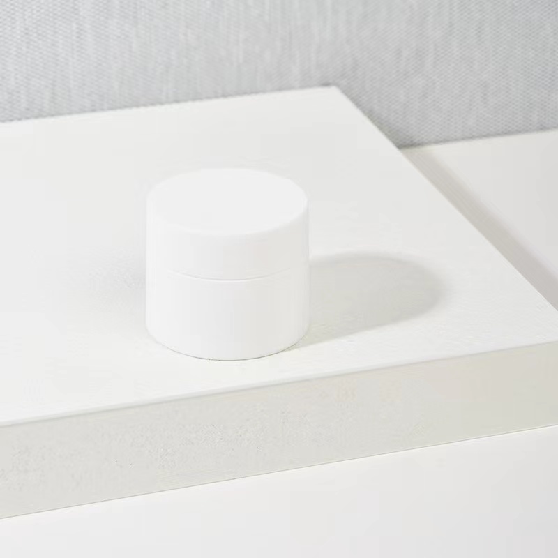 5g 10g White PP Cosmetic Empty Cream Containers Jar Mockup