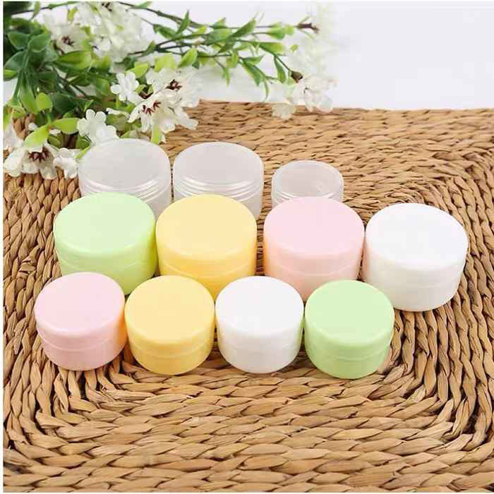 Various Color PP Cosmetic Face Cream Containers Jar with Lid