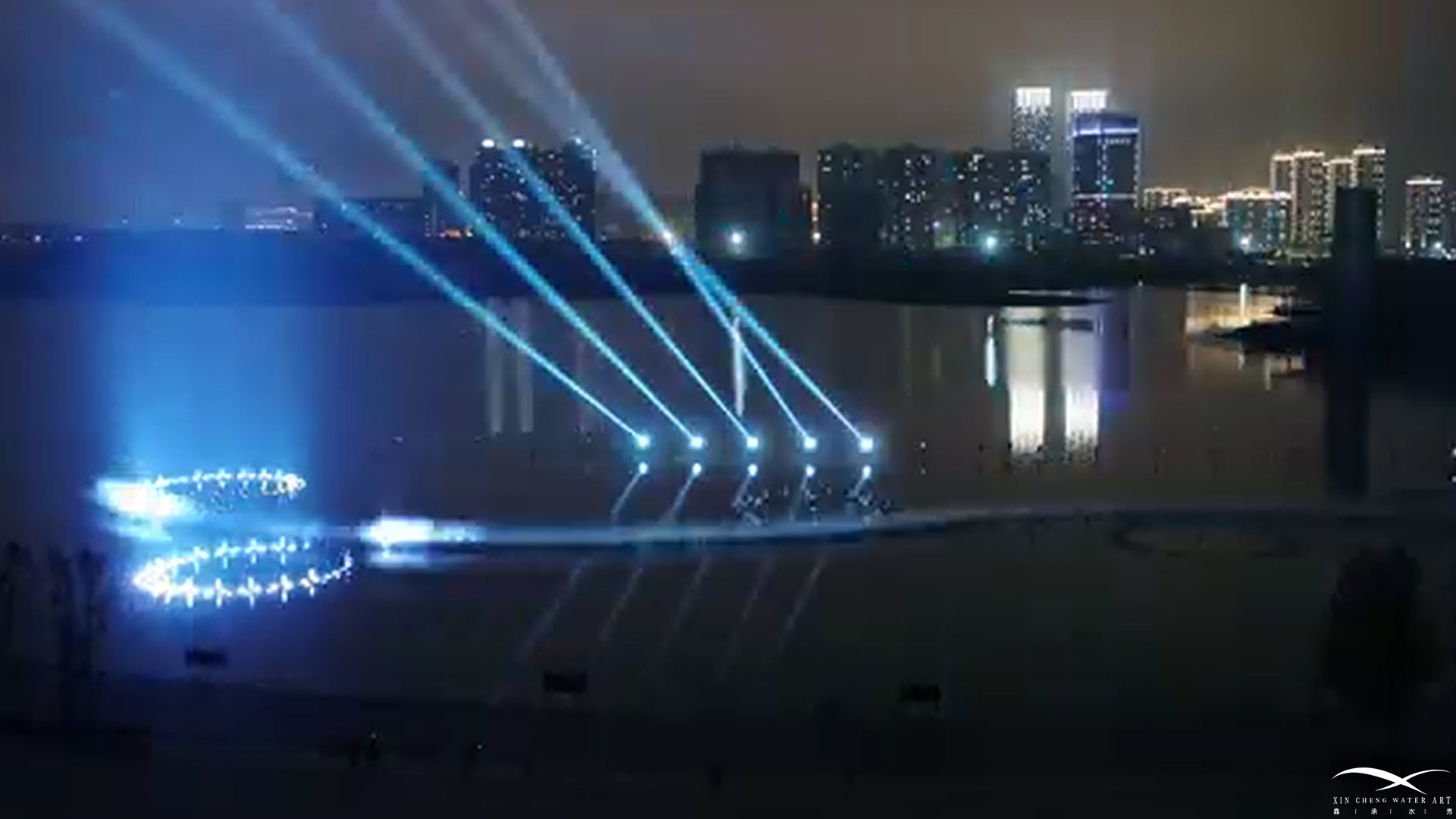 武漢市軍運會大型水景音樂噴泉