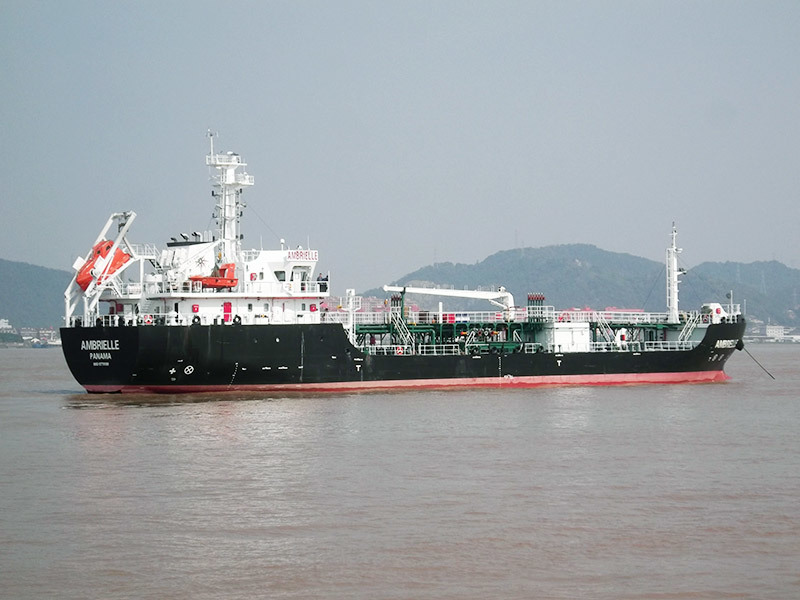 2000T Oil/chemical tanker (DP2)